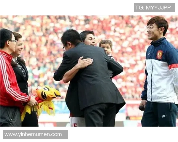 突发！维尼修斯宣布将离队，球迷不舍告别